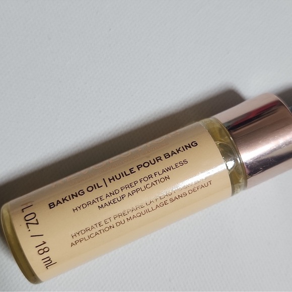 Revolution Baking Oil – 0.61 fl oz / 18 ml (Hydrating Makeup Prep Oil) - Picture 2 of 3